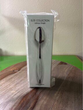 Artis Elite Collection Mirror Finish Oval 7 Brush